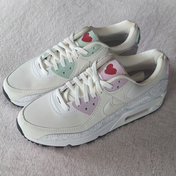 Nike Shoes - NIKE Air Max 90 Valentine's Day Edition Rare C17395-100 Women's Size 7.5